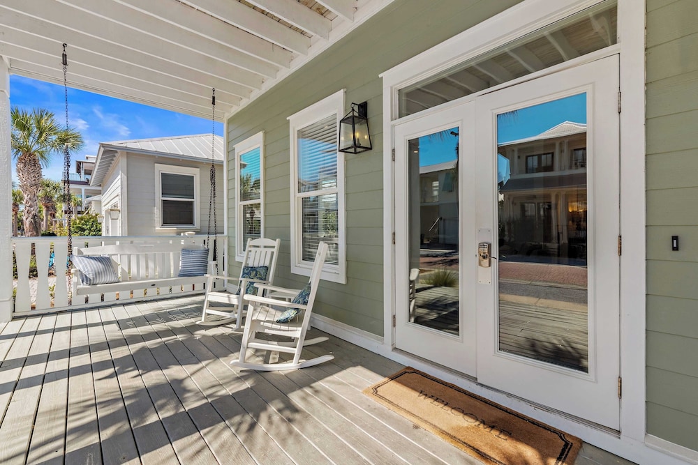 30A Wave and Sea by Avantstay Lagoon Pool, Walk to Beach