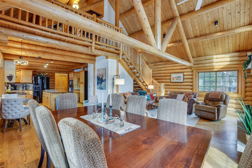 4 Mi to Rocky Mtn Nat'l Park: Cabin Near Town!