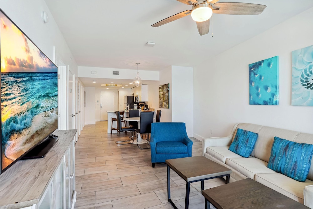 Oceana 301 East
