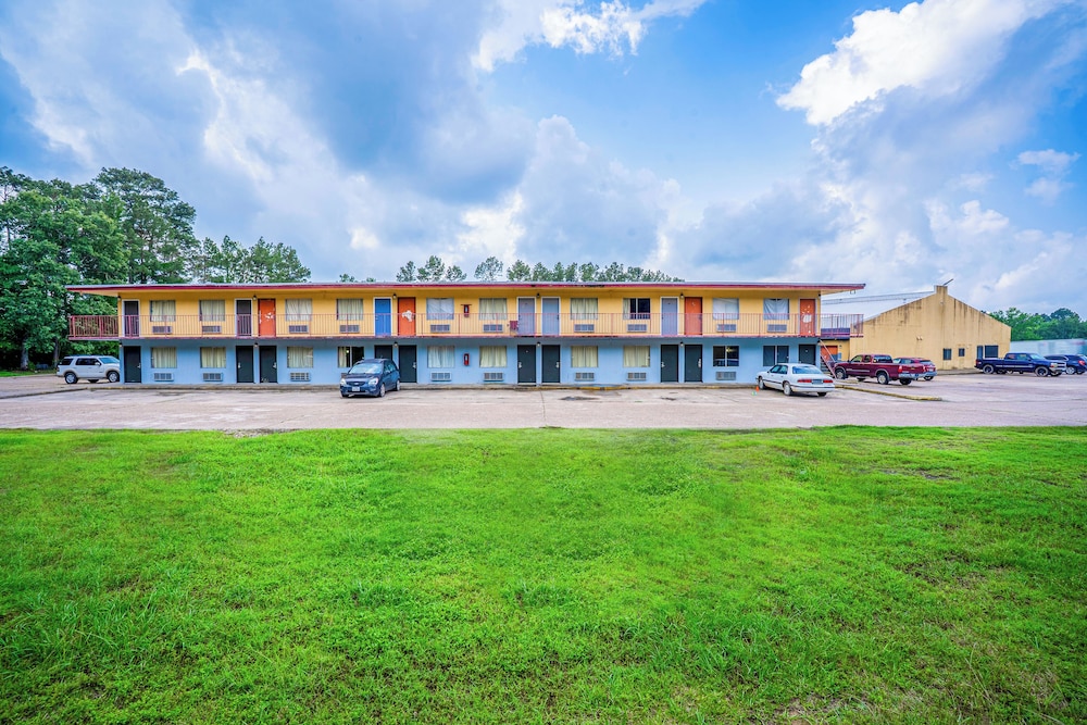 Economy Inn By OYO Livingston TX Hwy 59