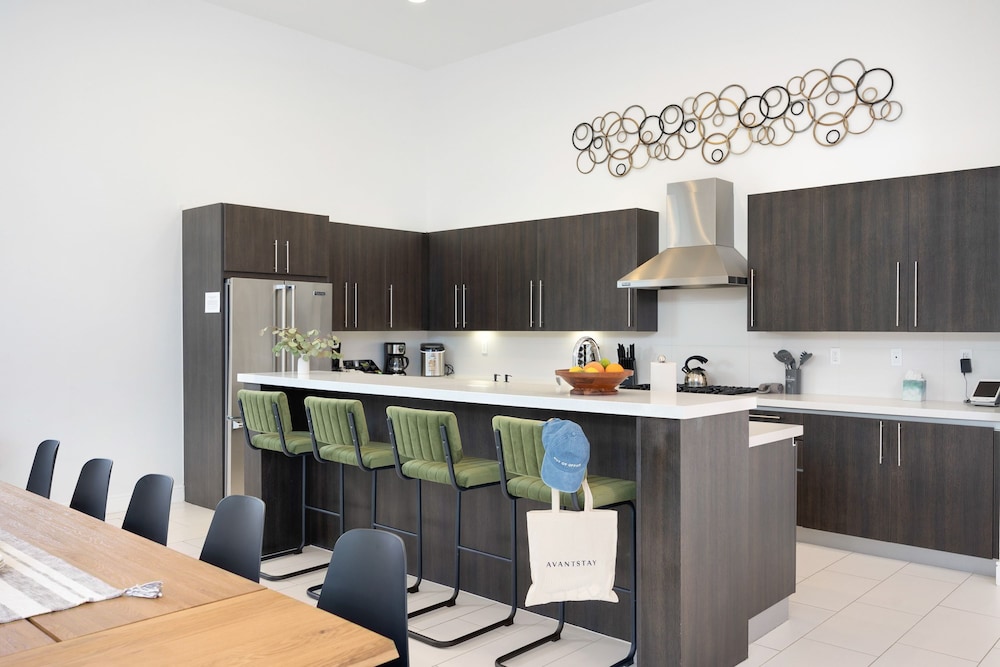Polo Villa 7 by Avantstay Features Entertainer s Backyard Game Room 260316 5 Bedrooms