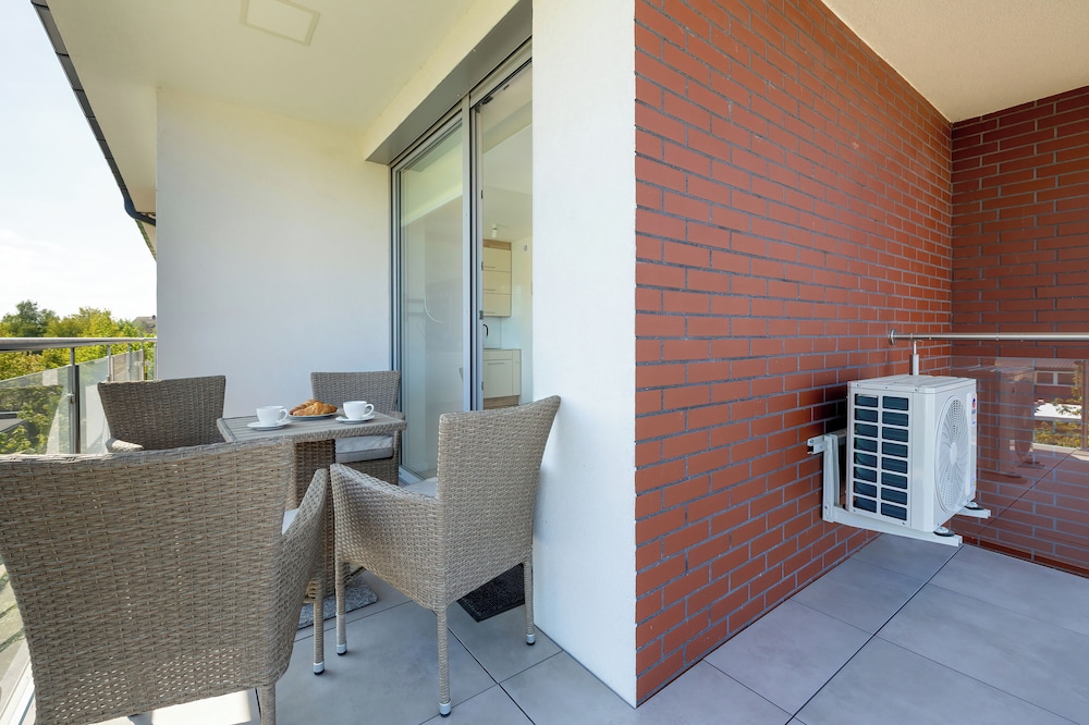 Morska Apartment With Spa by Renters