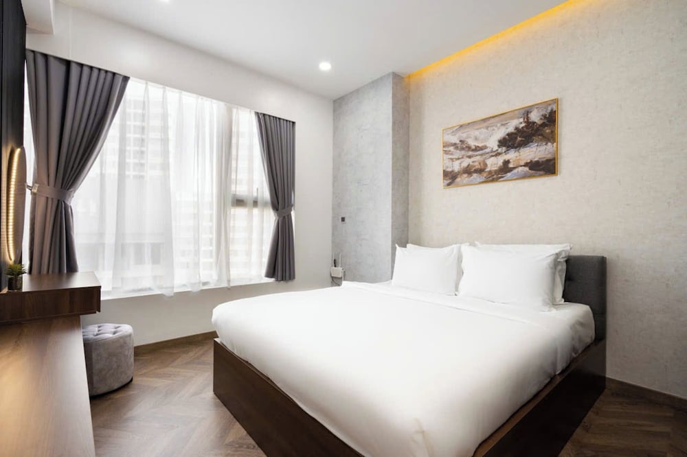 2BR Luxury in District 7