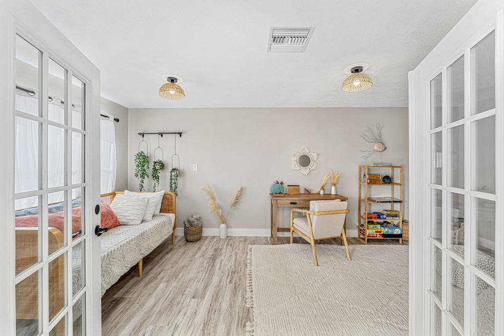 332 Formosa Drive
