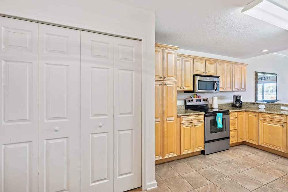 Beachfront Bliss: St. Augustine 2BD Luxury