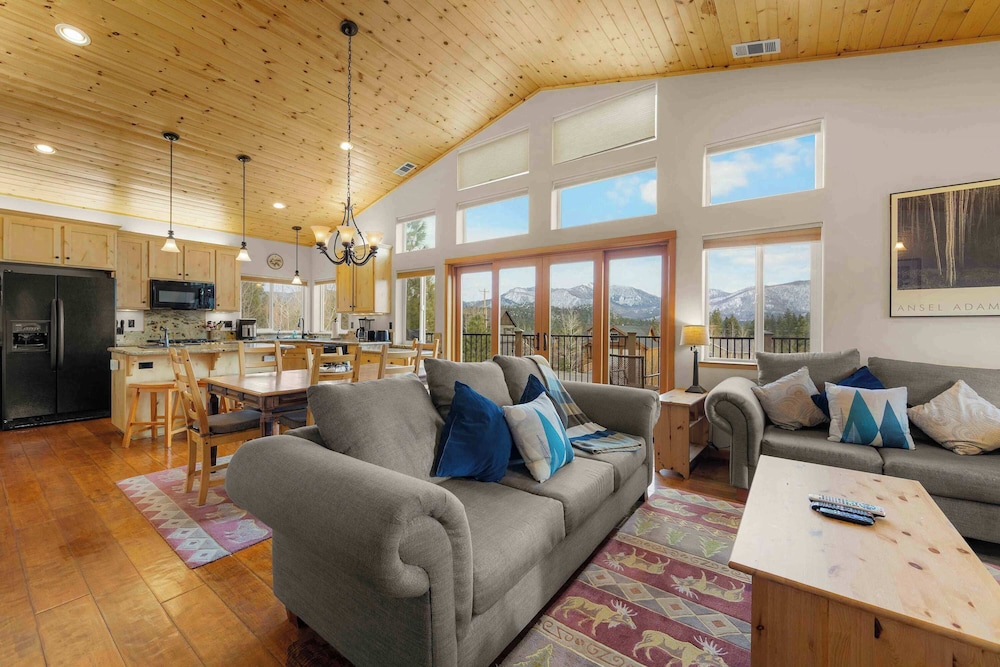 Lookout Point Retreat for 6