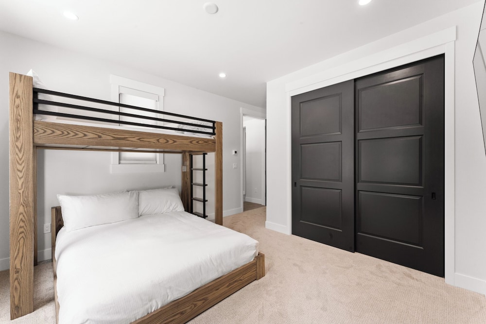 Alcove Unit 69