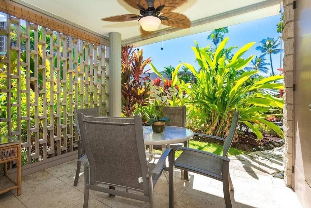 Enjoy the Sunset Ocean Front 1BR Apt-pool On-site