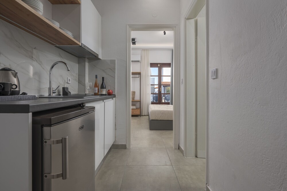 Eleon Suites & Apartments view 5