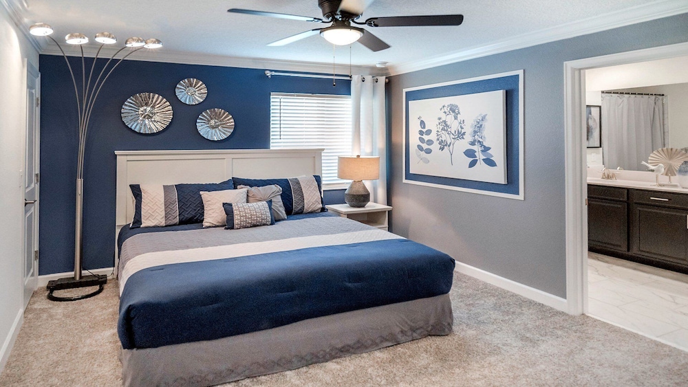 5BR Stylish Championsgatetownhome w/ Private Pool