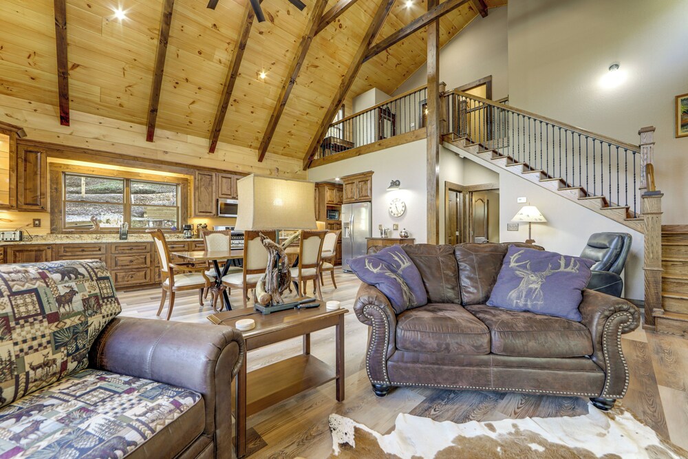 Riverfront Cabin w/ Mtn Views in Robbinsville