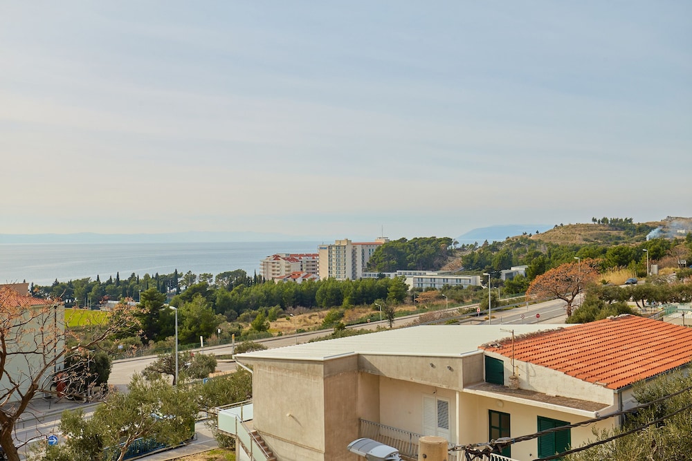 Apartments Zelic Tucepi