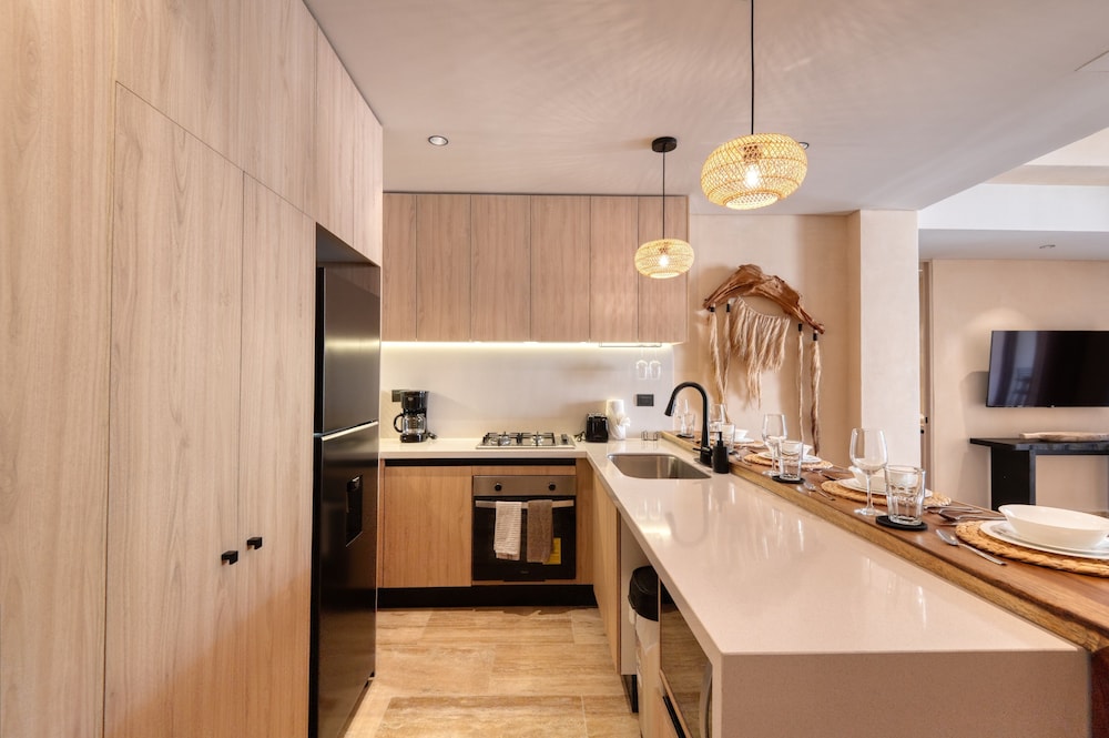Corasol Modern Apt with Terrace