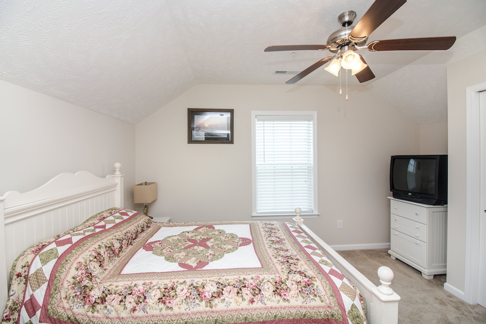 Gulfstream Cottage 1924 3 Bedroom Condo