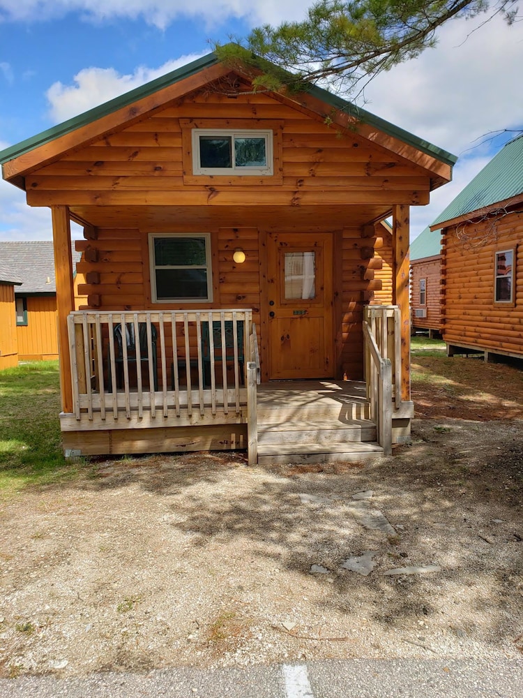 Cabins of Mackinaw