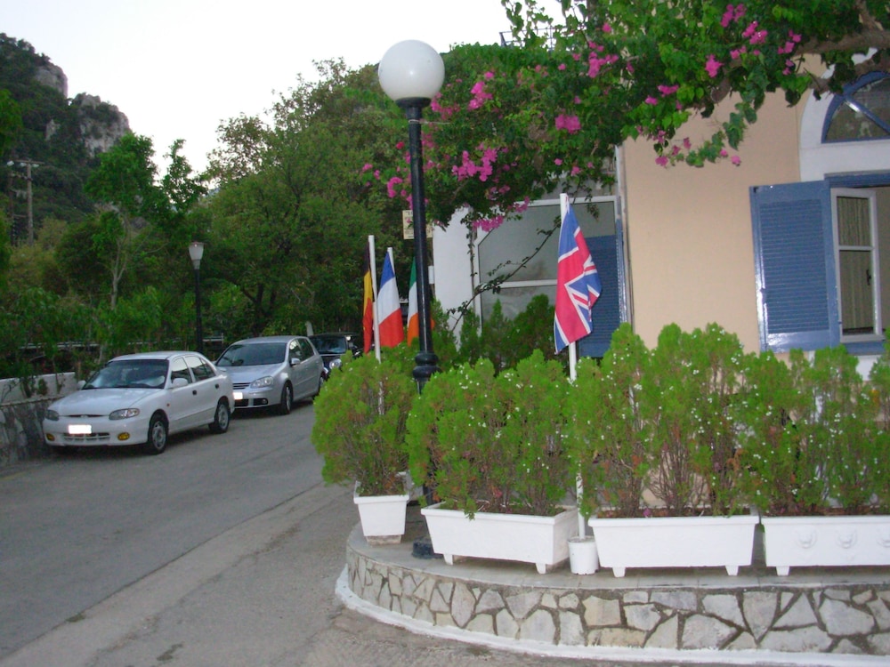 Louisa Apartments
