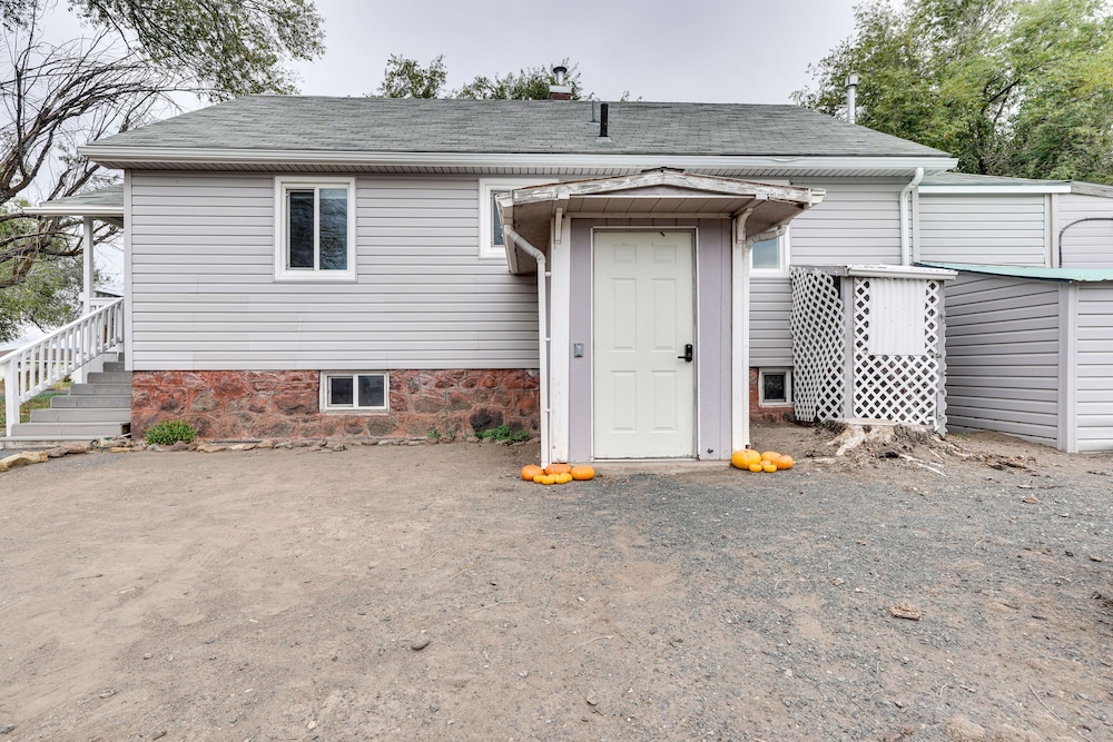 Klamath Falls Home on 189 Acres: Fire Pit & Grill!