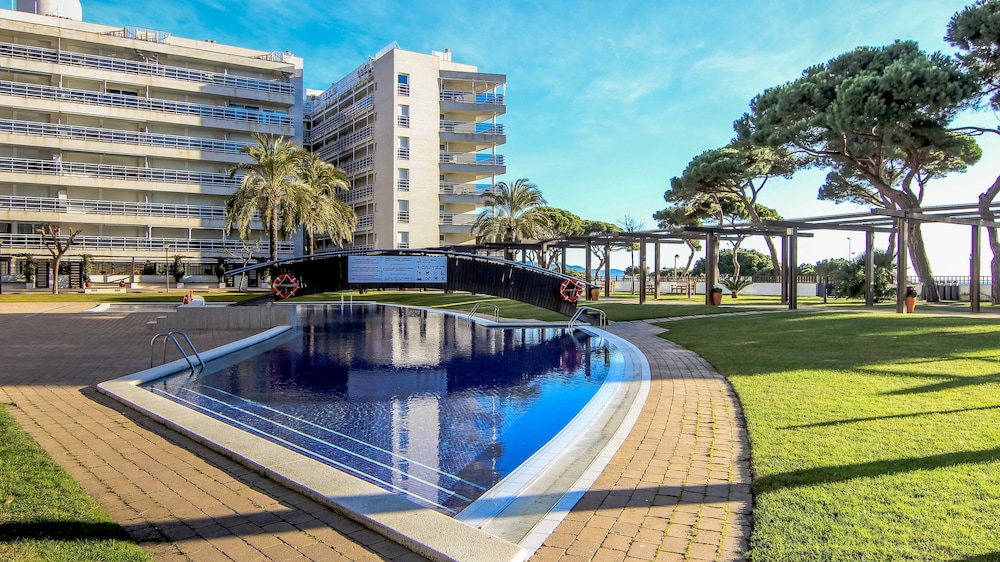 Apartamentos S'abanell Central Park