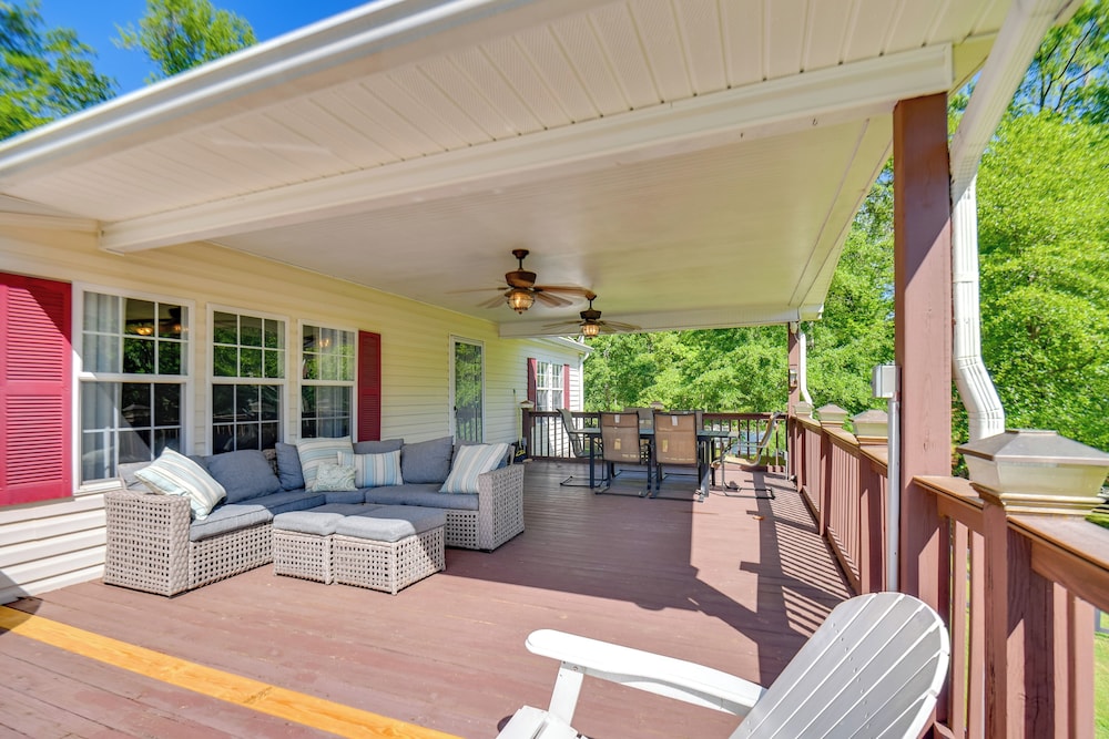 Private Dock: Pet-friendly Home on Lake Sinclair