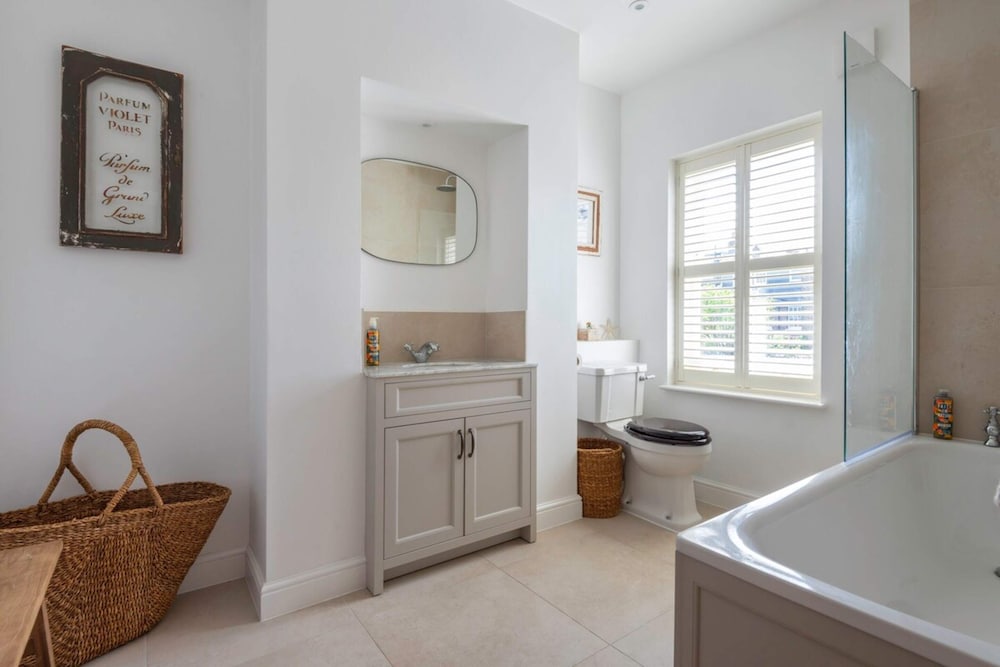 3-bedroom Home in Richmond - Ideal Family Living