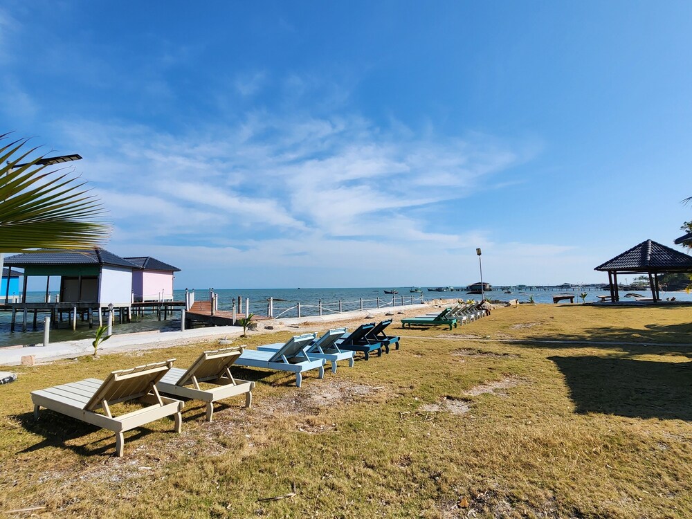 Sunny Shore Resort