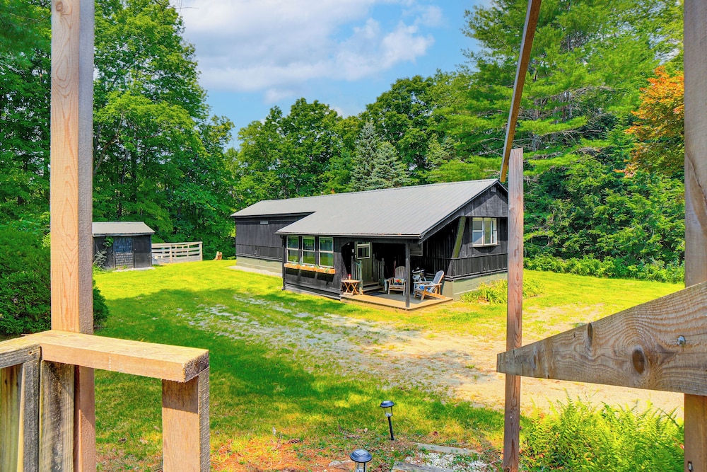 Peaceful Brookside Getaway ~10 Mi to Okemo Slopes!