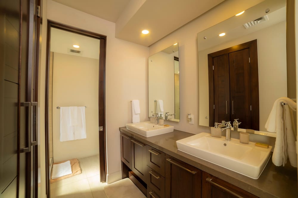Miramar 5D -3 Bedr 3 Bath Ocean View