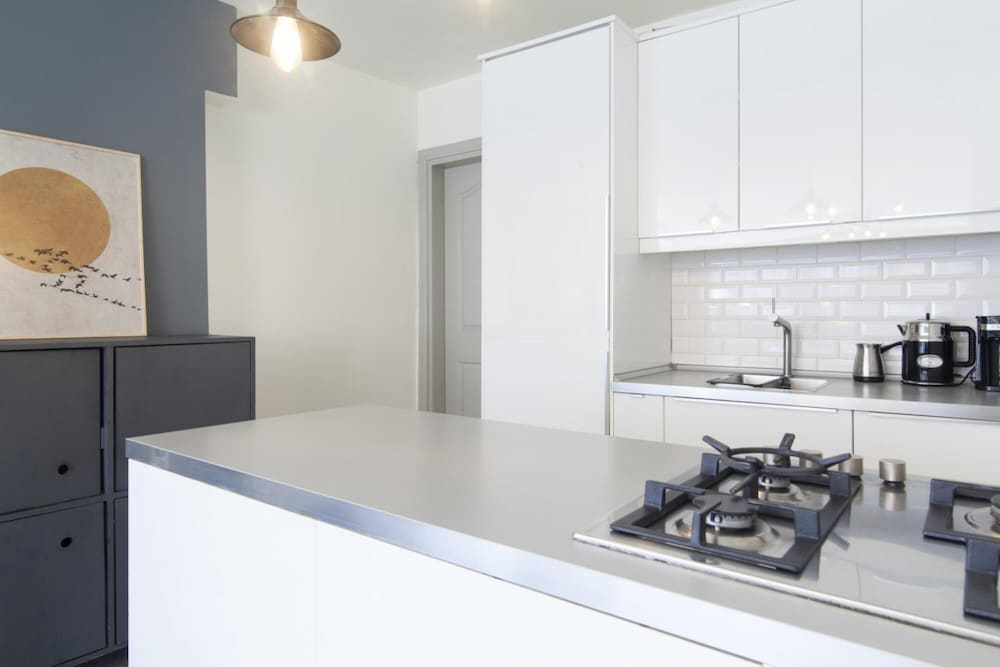 Central Flat 650 m to Metro and Cevahir in Sisli