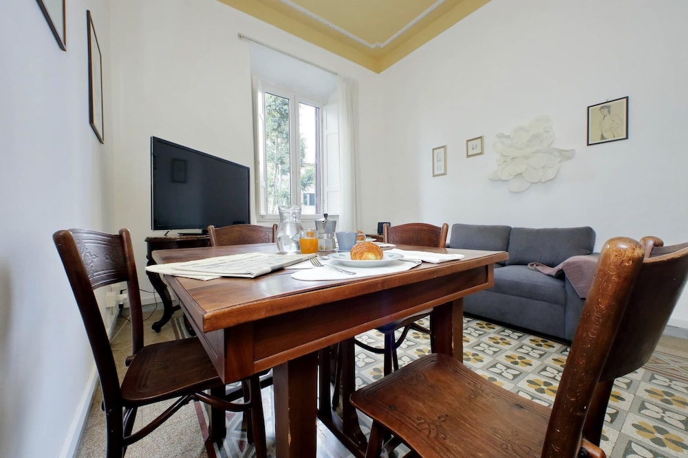 Cozy Merulana in Roma