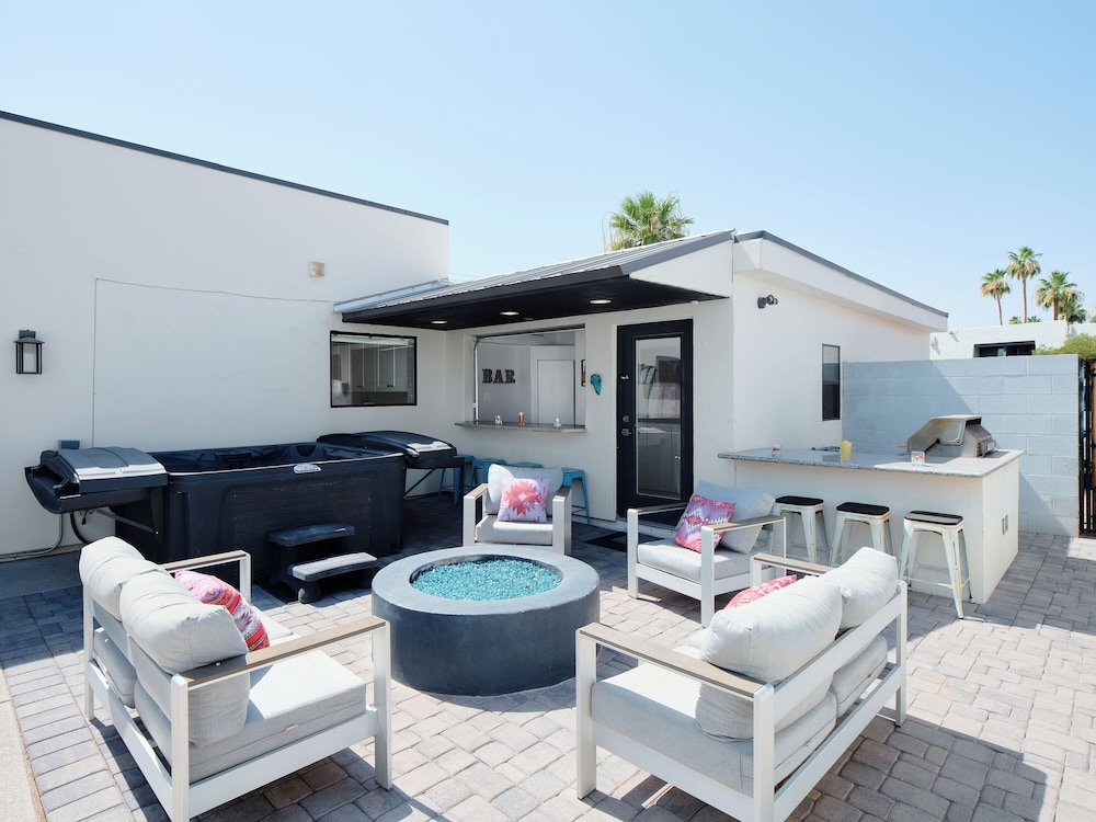 Sunset - Private Pool & Spa - Walk to Old Town