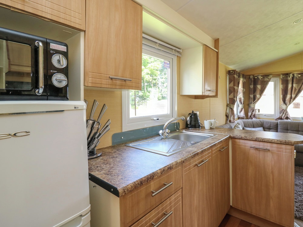 Caravan 2 at Blackmoor Farm