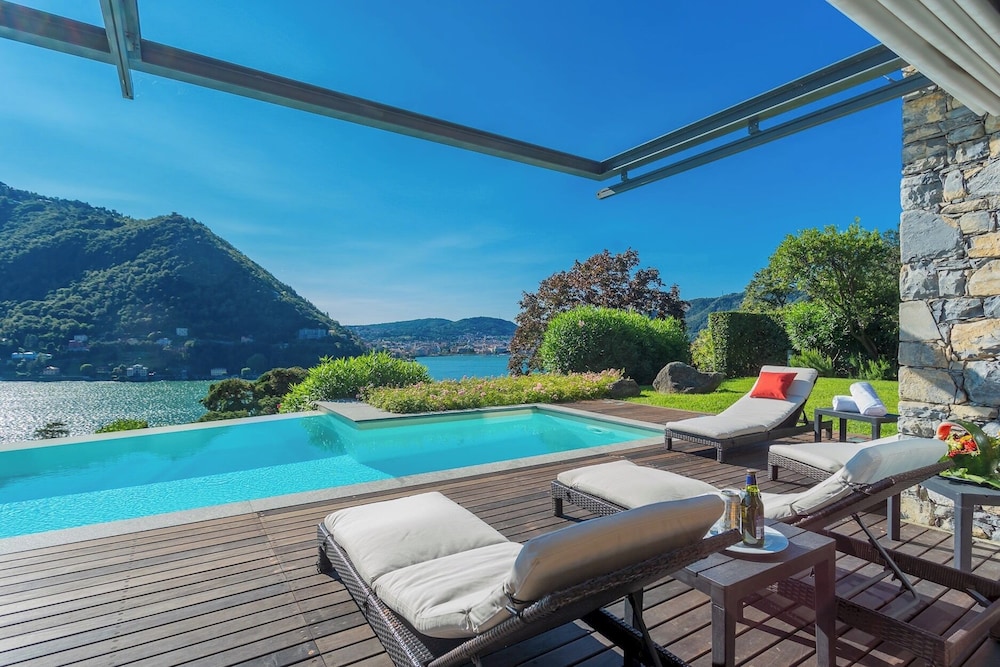 Villa Infinity by Rent all Como
