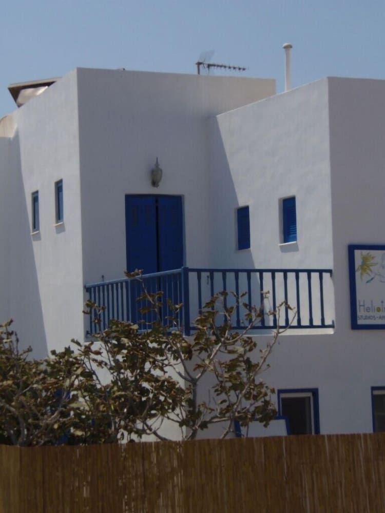 Heliotropio Studios & Apartments