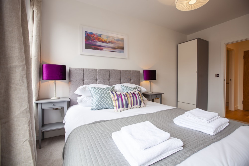 King Edward Apartments view 2