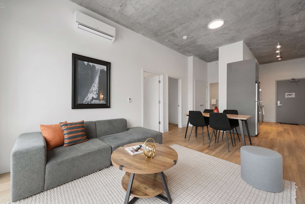 The Nova 4BR Family Friendly Near Lincoln Park