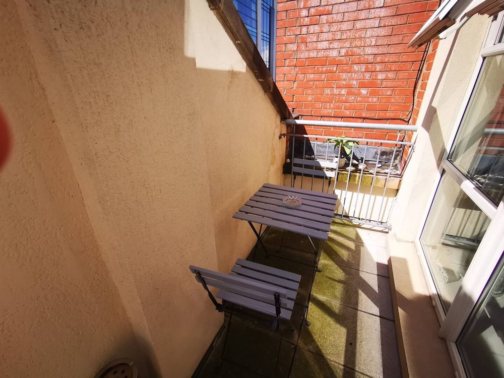 2BR Central Cosy Apartment