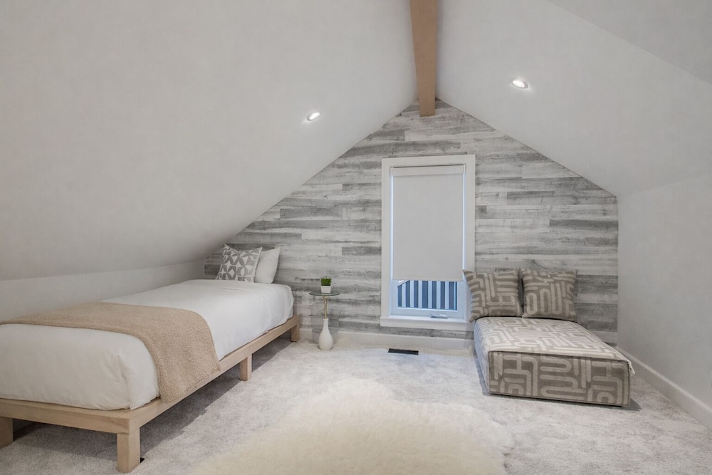 Old Town Luxe Retreat-walk To Main. Hottub-casita 173 4 Bedroom Home