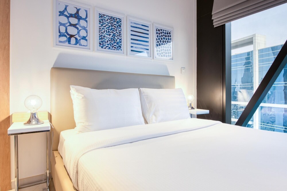 Smart and Contemporary Apt With Burj Khalifa View