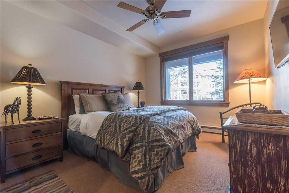 3109 Champagne Lodge, Trappeur's Crossing Apartment 3
