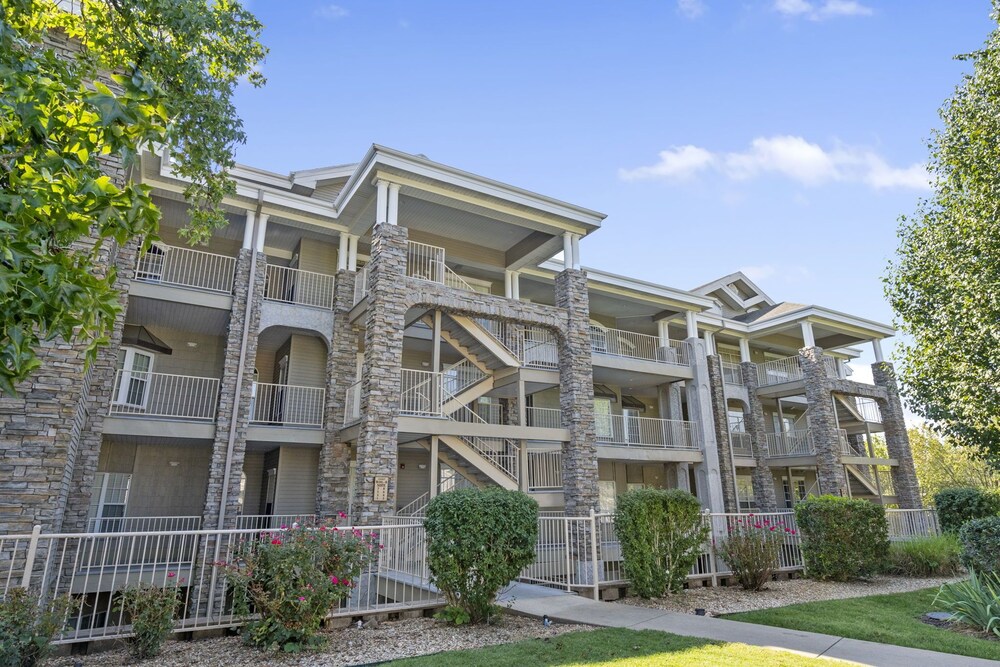 Leisure at the Legacy of Thousand Hills view 3