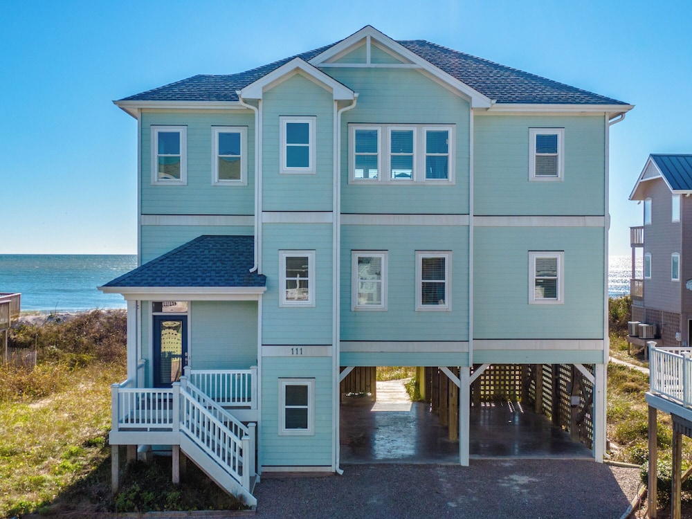 Sandy Feet by Topsail Realty