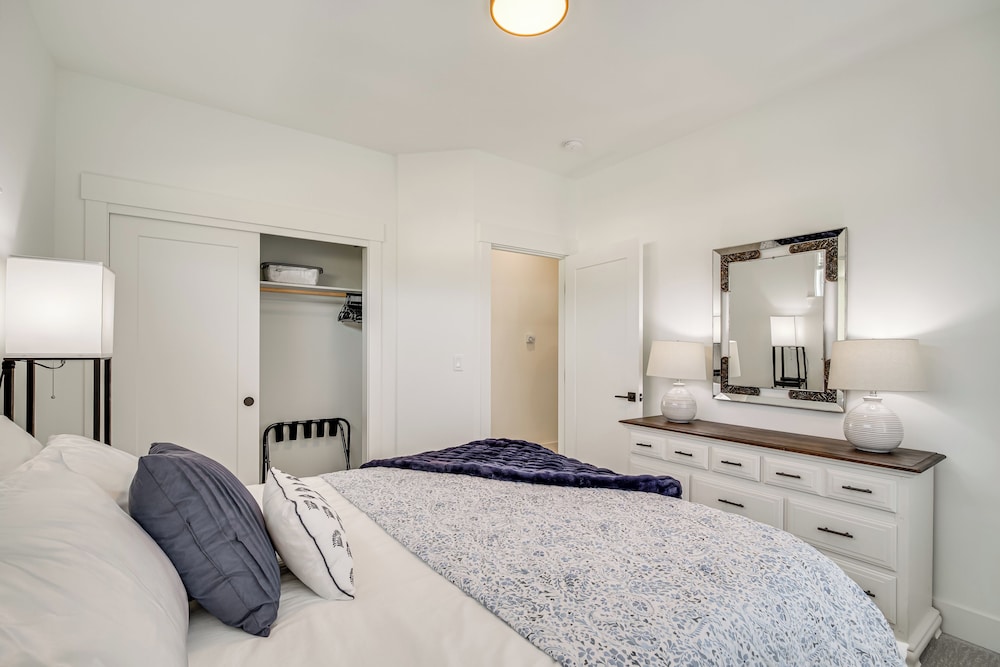 Eagle Point Golf Retreat: Pool Access + Patio!