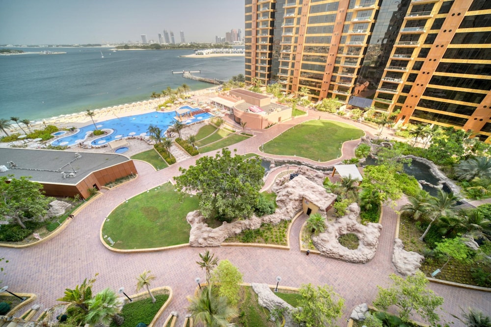 Splendid Sea View Apartment on Palm Jumeirah