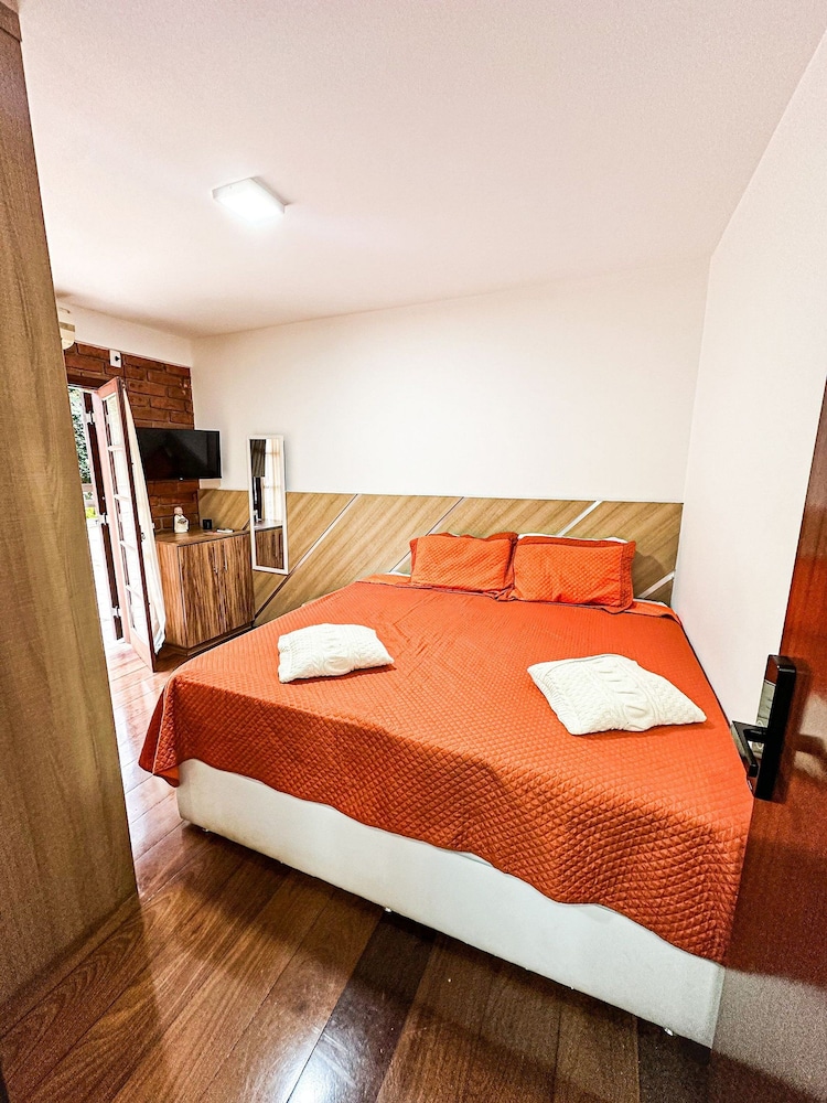 Casa de Luxo 2500m na Granja Viana