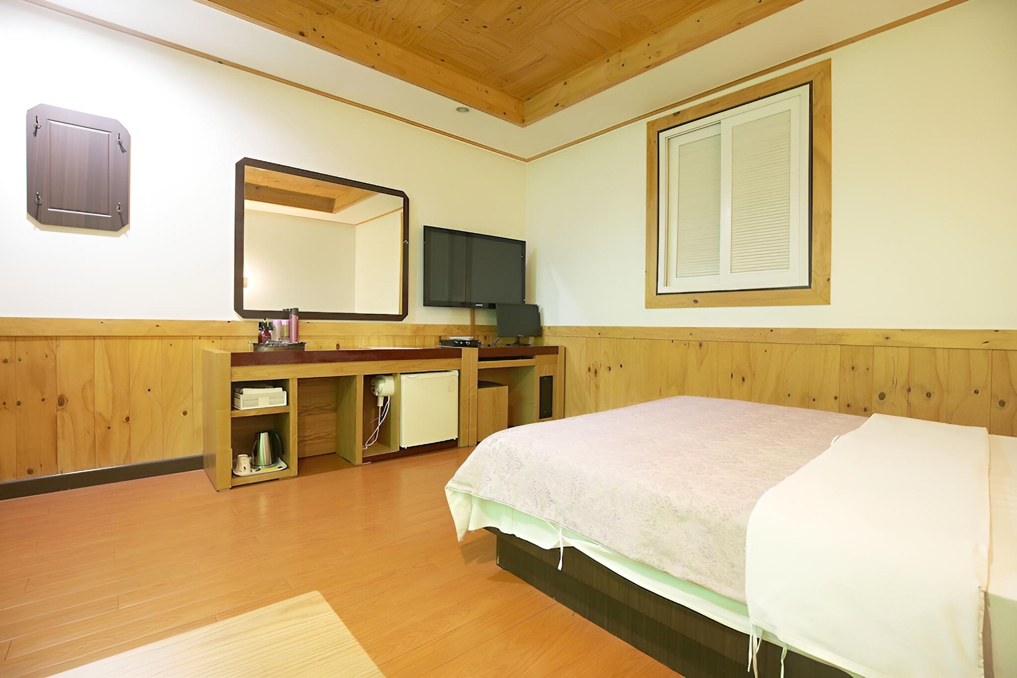Seosan Suseok view 2