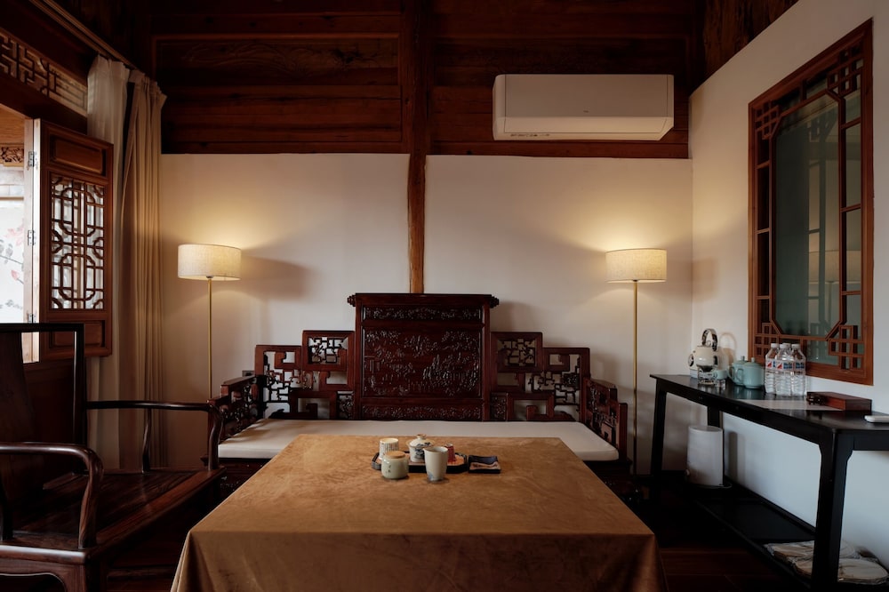 Shaxi Ancient Town Chang Le Li Chinese Courtyard Hotel