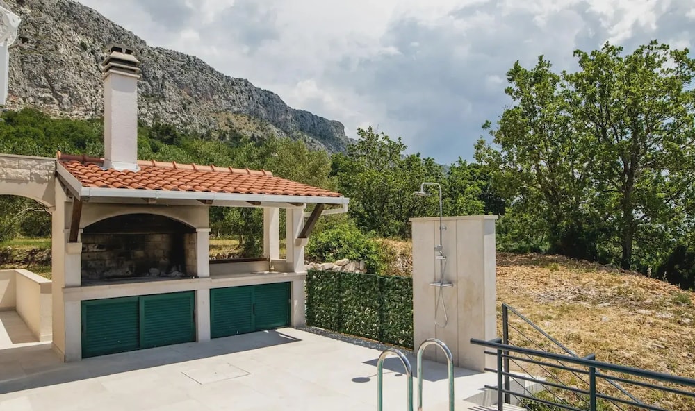 Villa Maslina Nearby Split - Crovillas
