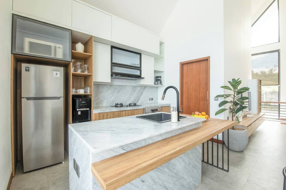 Elegant Villa Sinara 2BR With Sea View