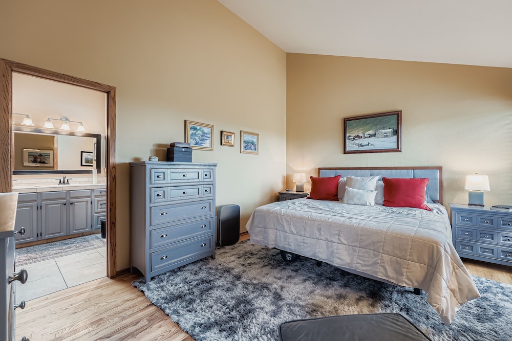 Chimney Creek 2 Bedroom Condo