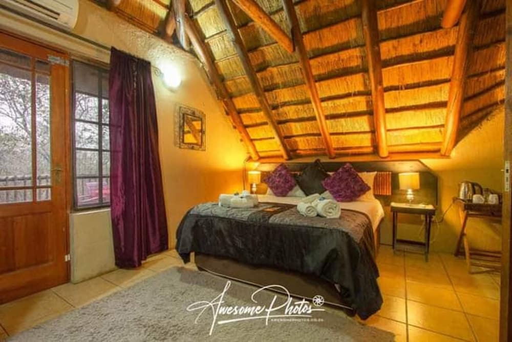 Villa - Sleeps 10 - Pool - Patio - Housekeeping